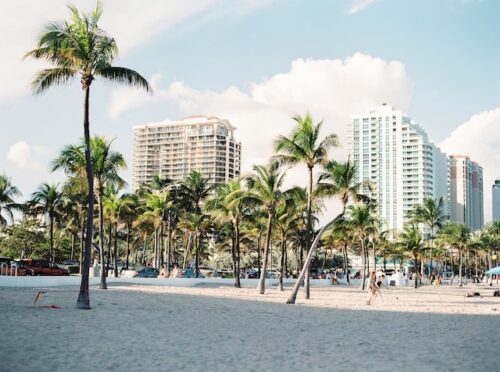 a photo of a beach in Miami